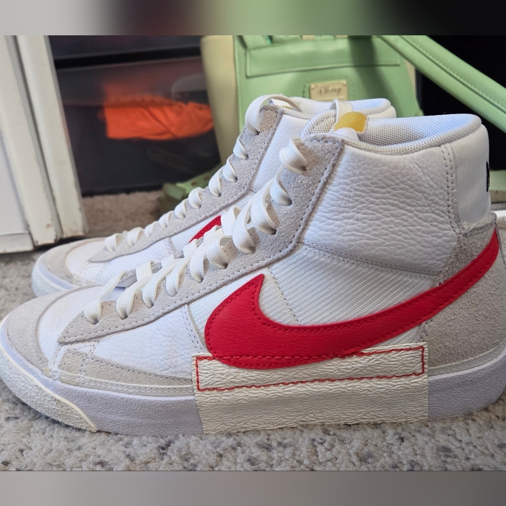 EUC Nike Blazer Mid 77